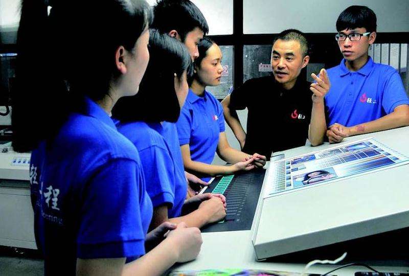 《今天新开传奇私服攻略：团队合作、装备提升与技能培养》